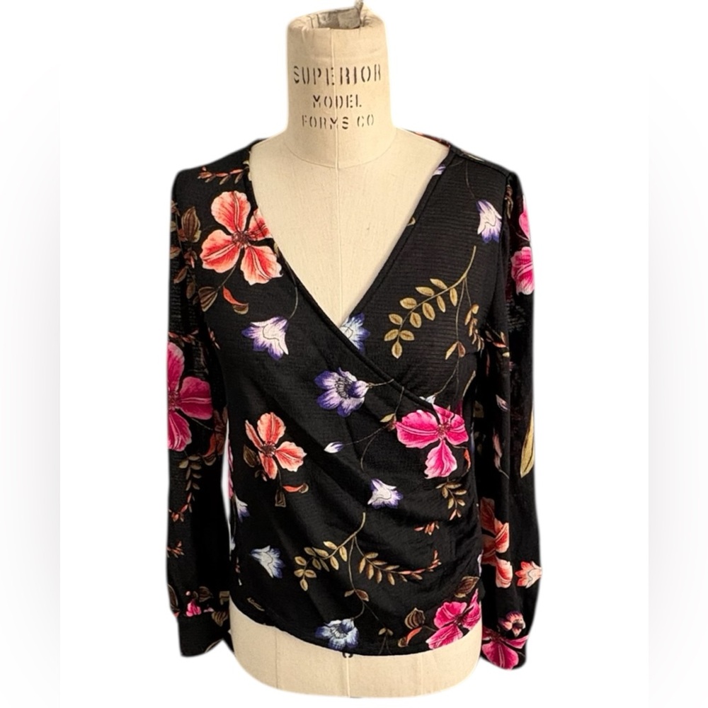 Express Black Floral Wrap Blouse Business Casual Workwear Brunch Womens Size‎ M